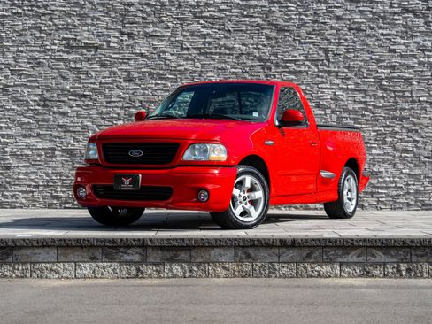 Used 2002 Ford F150 Lightning image 4