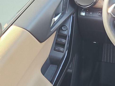 New 2026 Chevrolet Equinox ACTIV w/ Convenience Package III FWD image 19