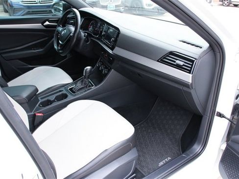 Used 2020 Volkswagen Jetta R-Line w/ R-Line Cold Weather Package image 26