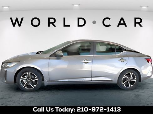 Used 2025 Nissan Sentra SV image 4