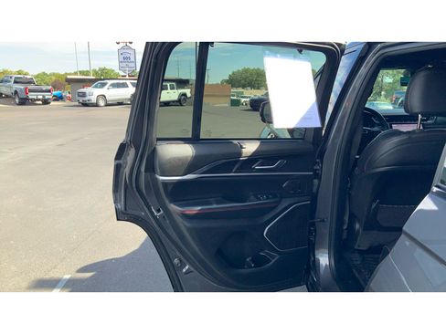 Used 2022 Jeep Grand Cherokee Trailhawk w/ ADV Protech Group II AWD/4WD image 15