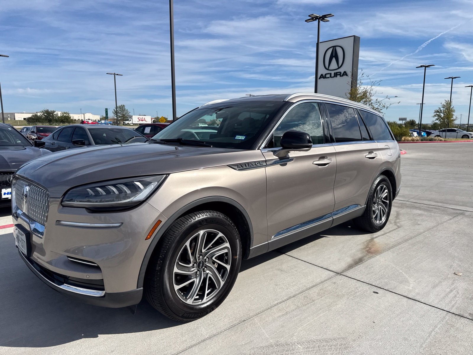 Used 2021 Lincoln Aviator 2WD w/ Elements Package image 2