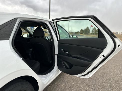 New 2025 Hyundai Elantra Blue image 23