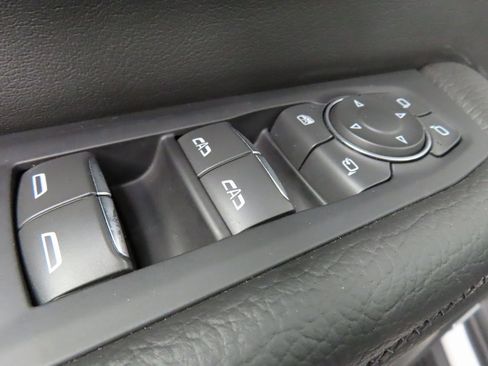 Used 2025 GMC Yukon Denali image 69