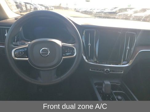 Used 2024 Volvo S60 B5 Plus image 4