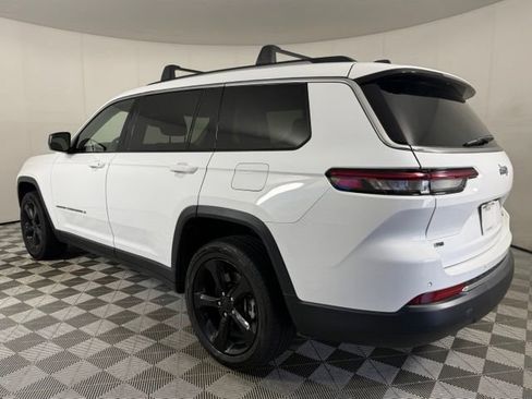 Used 2023 Jeep Grand Cherokee L Laredo RWD image 4