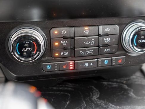 Used 2019 Ford F150 Platinum w/ Technology Package image 32