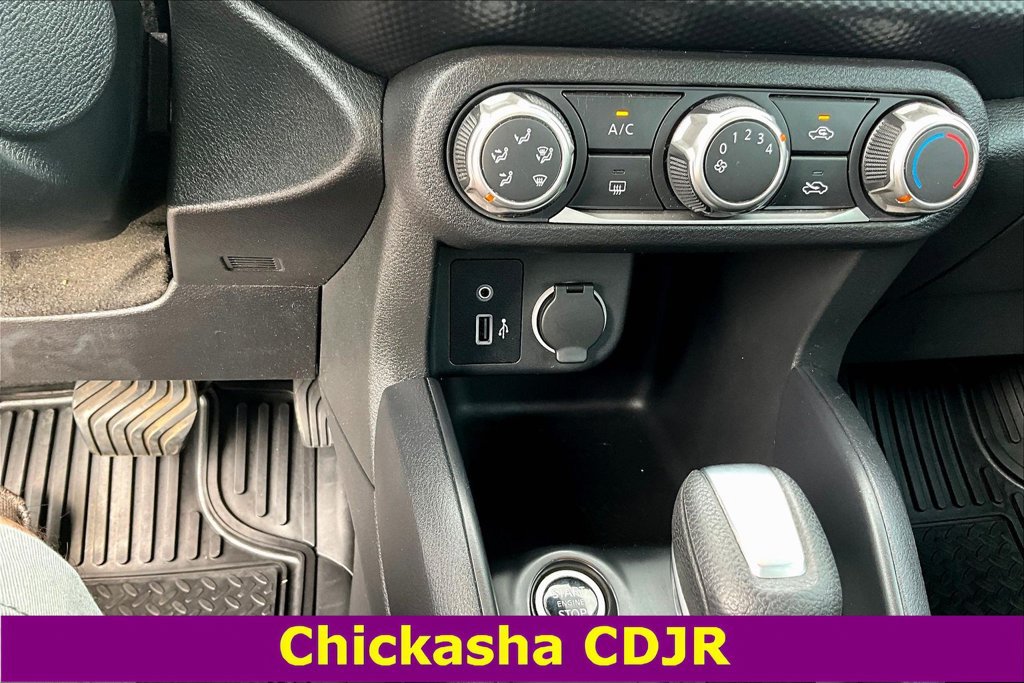 Used 2025 Nissan Kicks Play S FWD image 15