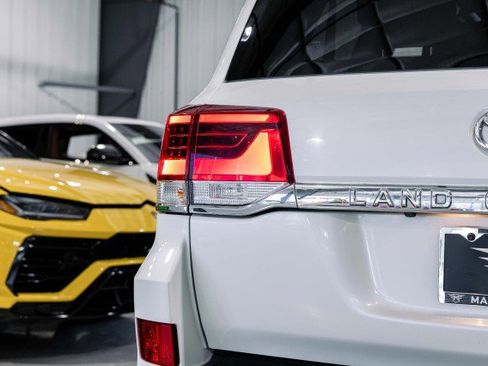 Used 2018 Toyota Land Cruiser image 44