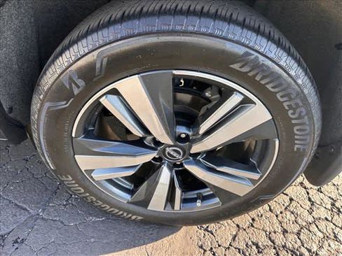 Used 2023 Nissan Rogue Platinum w/ Platinum Premium Package image 26