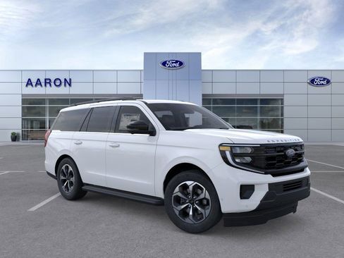 New 2026 Ford Expedition Active image 7