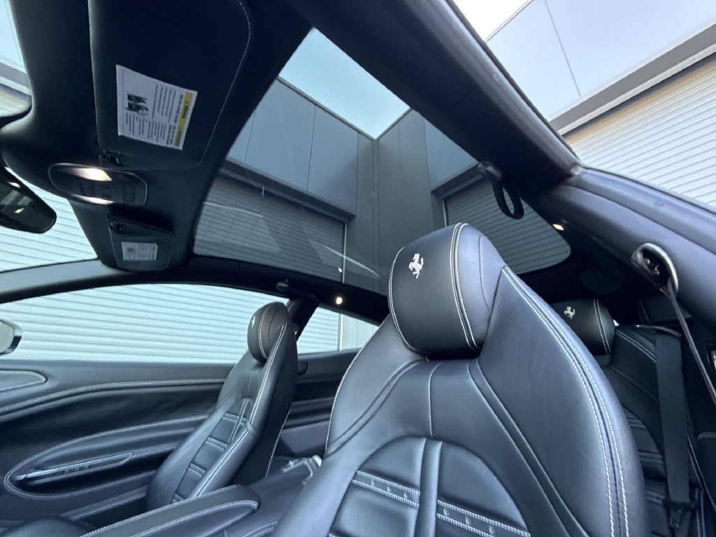 Used 2018 Ferrari GTC4Lusso AWD/4WD image 22