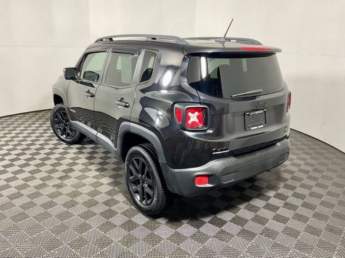 Used 2016 Jeep Renegade Latitude image 10