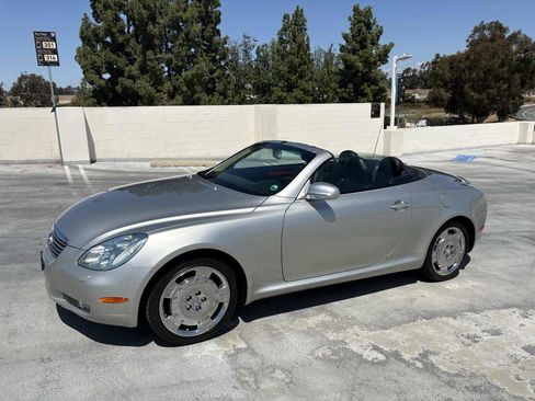 Used 2002 Lexus SC 430 Convertible image 2
