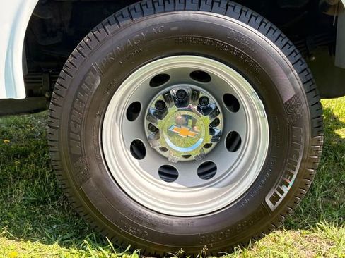 Used 2025 Chevrolet Silverado 3500 W/T AWD/4WD image 18