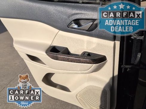 Certified 2023 GMC Acadia Denali image 10