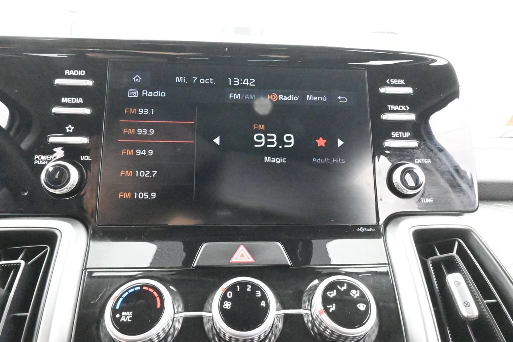 Used 2023 Kia Sorento LX FWD image 23