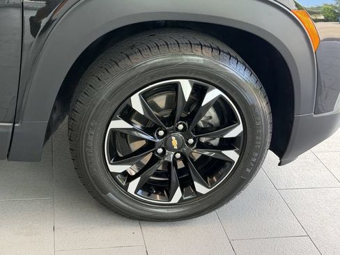 Used 2023 Chevrolet TrailBlazer LT FWD image 9