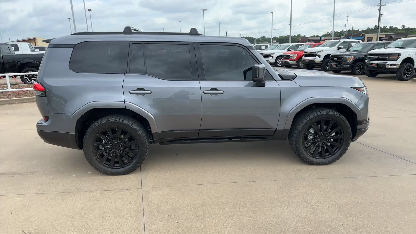 Used 2025 Lexus GX 550 w/ Cold Area Package AWD/4WD image 2