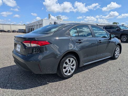 Used 2025 Toyota Corolla LE FWD image 3