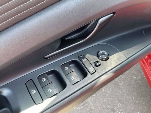 Used 2025 Hyundai Elantra Sport FWD image 11