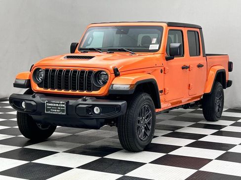 New 2025 Jeep Gladiator Sport image 4