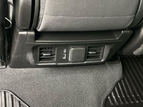 Certified 2022 Chevrolet Silverado 1500 LT AWD/4WD image 13