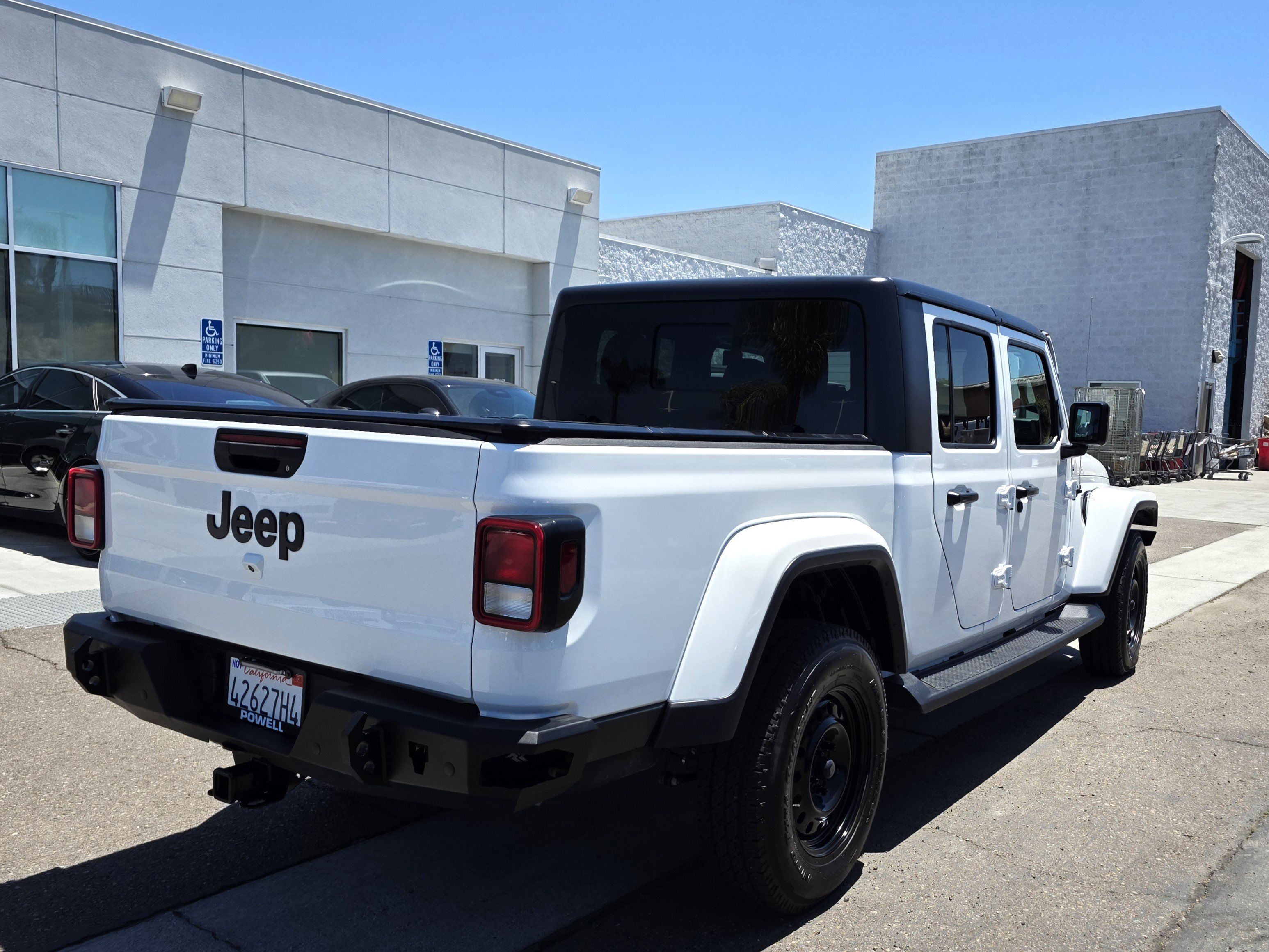 Certified 2021 Jeep Gladiator Sport AWD/4WD image 5