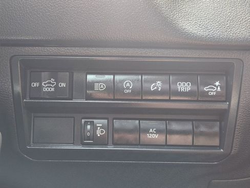 Used 2024 Toyota Tundra Limited w/ Power Package AWD/4WD image 25
