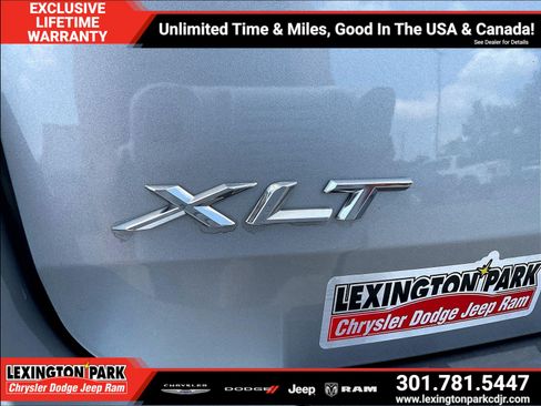Used 2023 Ford Explorer XLT AWD/4WD image 23