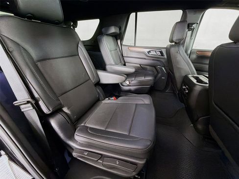 Used 2025 GMC Yukon Denali AWD/4WD image 28