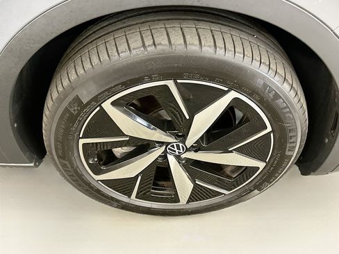 Used 2023 Volkswagen ID.4 Pro S AWD/4WD image 11
