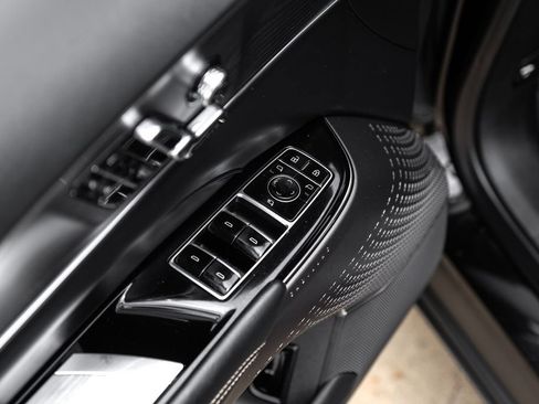 Used 2024 Cadillac Lyriq Luxury RWD image 43