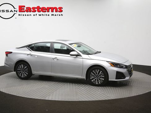 Used 2023 Nissan Altima 2.5 SV w/ SV Premium Package AWD/4WD image 48