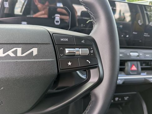 Certified 2025 Kia K4 EX FWD image 32
