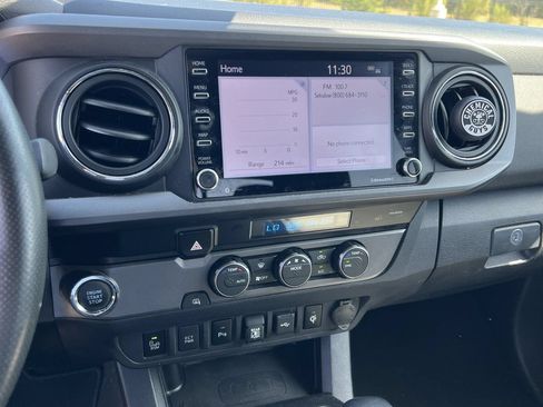 Used 2021 Toyota Tacoma TRD Sport w/ Technology Package RWD image 7