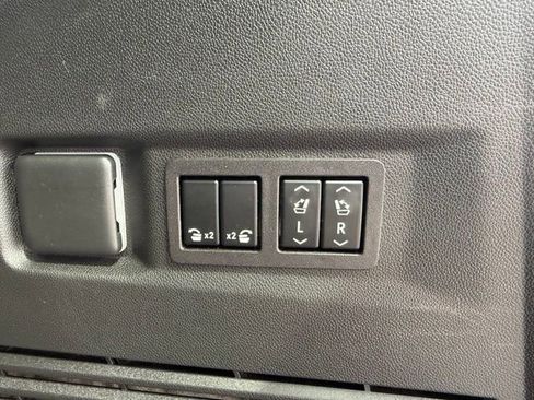 Used 2023 Chevrolet Tahoe Premier w/ Advanced Technology Package AWD/4WD image 46