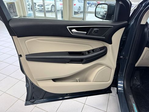 Used 2016 Ford Edge Titanium w/ Equipment Group 302A image 9