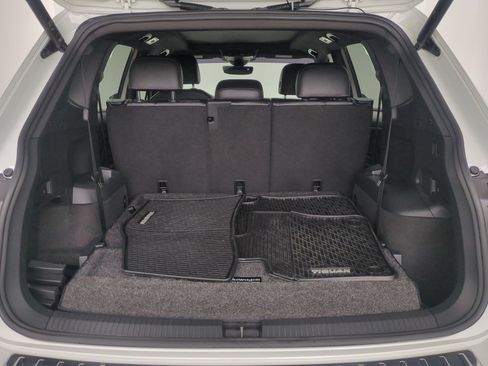 Used 2022 Volkswagen Tiguan SE R-Line FWD image 10