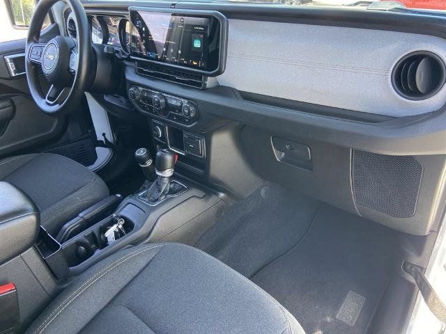 Used 2024 Jeep Wrangler Unlimited Sport AWD/4WD image 23