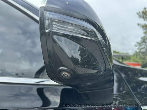 Used 2023 GMC Yukon XL SLT w/ SLT Premium Package RWD image 30