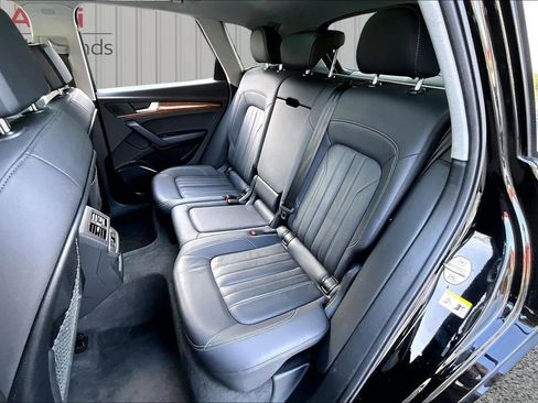 Used 2023 Audi Q5 2.0T Premium w/ Convenience Package AWD/4WD image 22