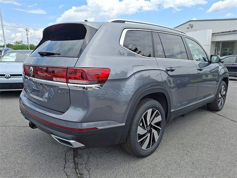 New 2025 Volkswagen Atlas SEL image 9