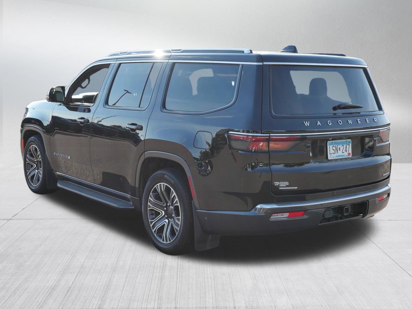 Certified 2022 Jeep Wagoneer Series III w/ Convenience Group I AWD/4WD image 5