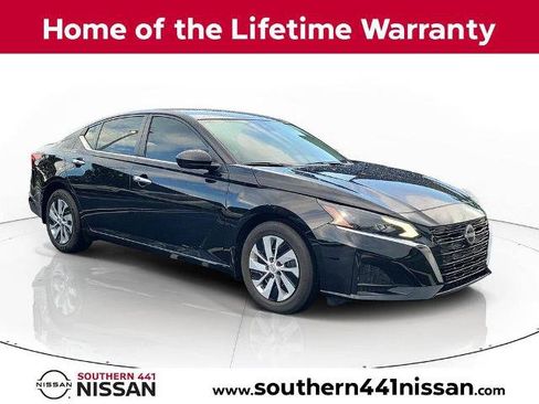 Certified 2025 Nissan Altima 2.5 S FWD image 1