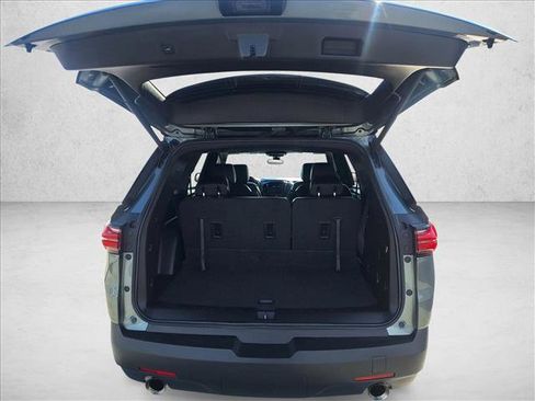 Used 2023 Chevrolet Traverse LT image 18