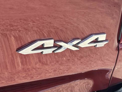 Used 2019 RAM 1500 Laramie AWD/4WD image 13