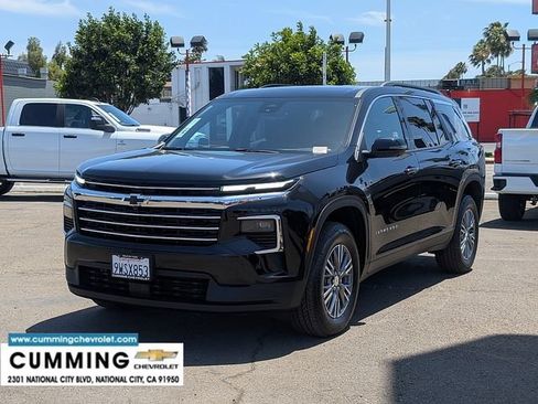 Used 2026 Chevrolet Traverse LT w/ Driver Confidence Package FWD image 2