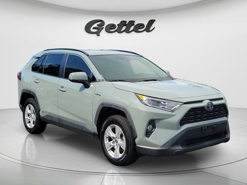 Used 2020 Toyota RAV4 XLE AWD/4WD image 4
