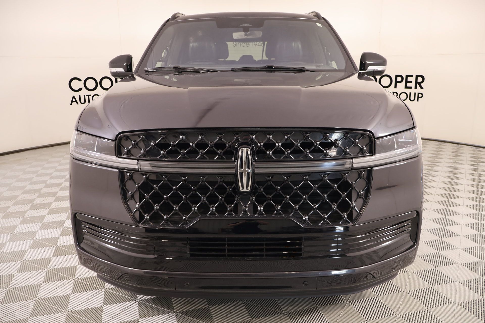 Certified 2025 Lincoln Navigator Reserve w/ Jet Appearance Package AWD/4WD image 11